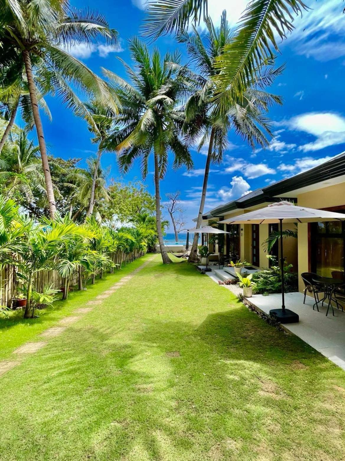 Southseas Beach Resort And Dive Center Santander Exterior foto